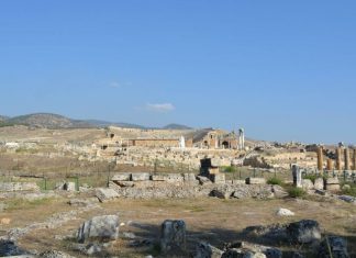 Back to History Exploring the Second Courtyard